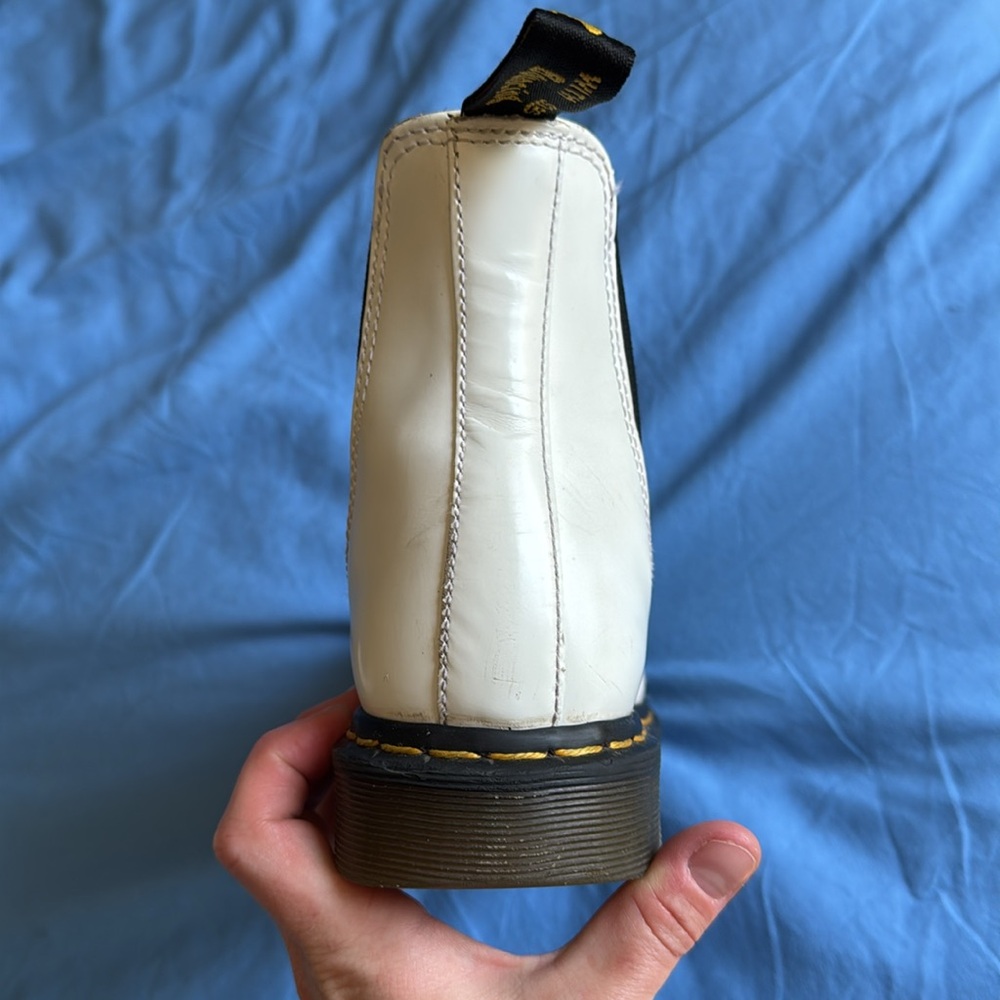 SALE DR. MARTENS WOMEN'S 2976 YELLOW STITCH SMOOTH LEATHER CHELSEA White size 8 - Picture 9 of 13